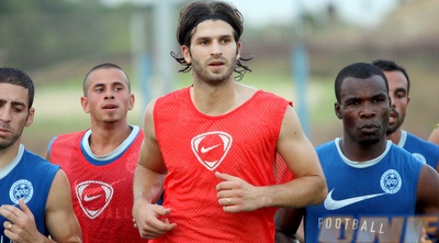 איציק כהן. עכו לא תעמוד בדרכו (יניב גונן)