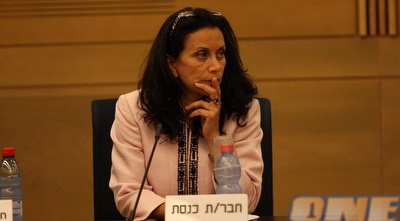 רונית תירוש (גיא בן זיו) רונית תירוש (גיא בן זיו)