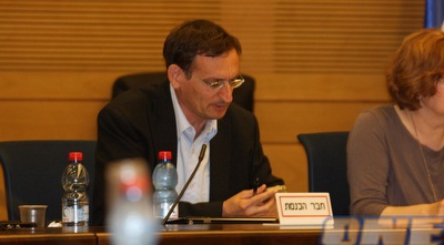 דב חנין (גיא בן זיו)