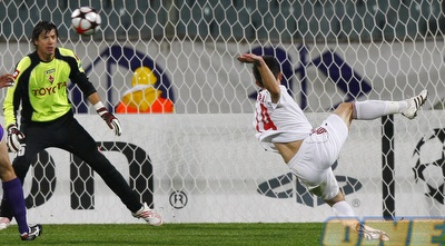 ולאדה אברמוב במדי פיורנטינה. מועמד לאדומים (רויטרס) ולאדה אברמוב במדי פיורנטינה. מועמד לאדומים (רויטרס)