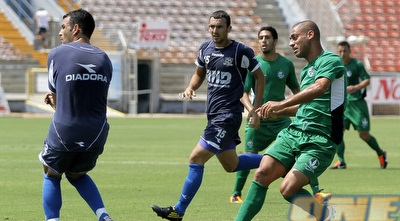 יניב קטן בועט (יוסי ציפקיס)