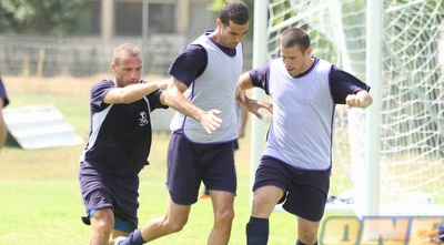 יניב לוזון ויגאל אנטבי. הקפטן מתרגש מהמעמד (מור שאולי)