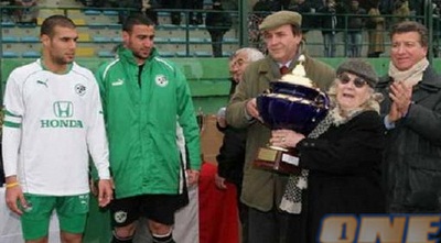 אהרוני ואדרי עם המקום השלישי (האתר הרשמי של מכבי חיפה)