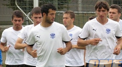 דני בונדר משמאל. מתאמן אבל לא משחק (האתר הרשמי של וולגה)