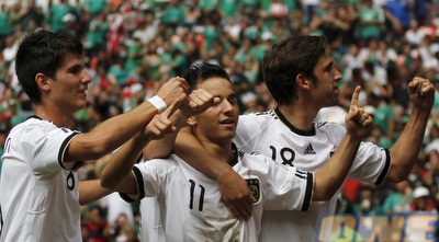 שחקני גרמניה חוגגים. משחקים מרגשים (רויטרס)