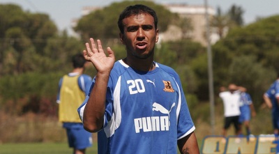 פדרו גלבאן אומר שלום (דנה בהט)