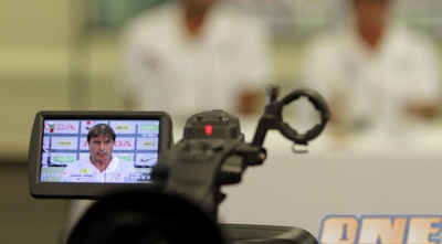 אלישע לוי בזווית נוספת. &qout; (יוסי ציפקיס)