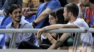 דור מלול ושרן ייני ביציע (יוסי ציפקיס) דור מלול ושרן ייני ביציע (יוסי ציפקיס)