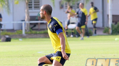 גל אלברמן. לא שיחק מול לנקאראו, פתח כקפטן מול הכח (ליאור טימור) גל אלברמן. לא שיחק מול לנקאראו, פתח כקפטן מול הכח (ליאור טימור)