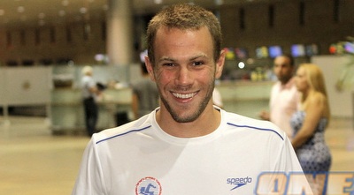 גל נבו המחויך. &qout;רוצה לפחות גמר אחד&qout; (יוסי ציפקיס)