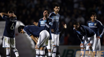 שחקני ארגנטינה לא יודעים איפה לקבור את עצמם (רויטרס) שחקני ארגנטינה לא יודעים איפה לקבור את עצמם (רויטרס)