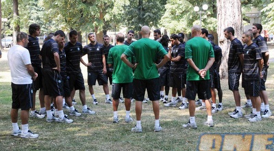 שחקני חיפה בבוסניה (האתר הרשמי של מכבי חיפה) (ONE) שחקני חיפה בבוסניה (האתר הרשמי של מכבי חיפה) (ONE)