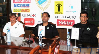 שאראנוב, דוידוביץ´ ואלישע לוי (האתר הרשמי של מכבי חיפה) (ONE) שאראנוב, דוידוביץ´ ואלישע לוי (האתר הרשמי של מכבי חיפה) (ONE)