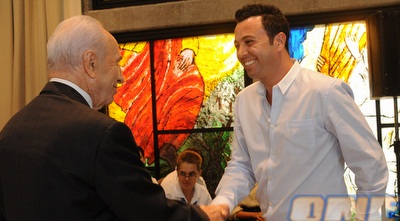 שמעון פרס וליאור נרקיס. 