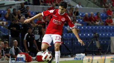 עומרי קנדה. ליהטט באגף הימני (יוסי ציפקיס) עומרי קנדה. ליהטט באגף הימני (יוסי ציפקיס)