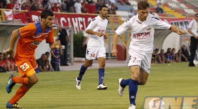 לואיס טורס בורח מאופיר צדוק (יוסי ציפקיס)