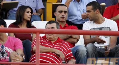 גיא לוזון, אסי רחמים ואלונה ברקת (יוסי ציפקיס)