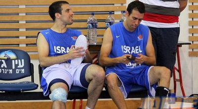 מורן רוט ויותם הלפרין (שי לוי)