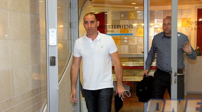 איציק קורנפיין (יניב גונן)