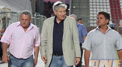 יואב כץ ואפרים גבאי. לא אהבו את ההתנהגות של רואש (עמית מצפה)