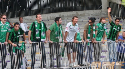 אוהדי מכבי חיפה במהלך המשחק במאריבור (דולב נישליס)