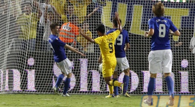 ברק יצחקי חוגג אחרי העצמי של ואסיליץ´ (יוסי ציפקיס) ברק יצחקי חוגג אחרי העצמי של ואסיליץ´ (יוסי ציפקיס)