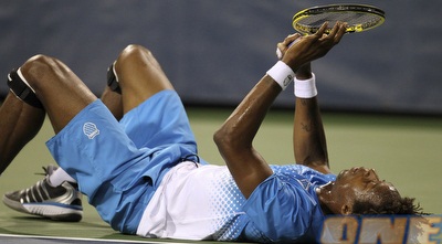 מונפיס מוצא זמן לנוח מול (רויטרס)