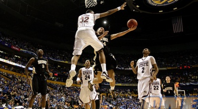 ג´רוויס ורנאדו מראה את כישורי החסימה שלו (GettyImages)