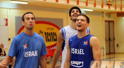 מקל, אליהו וכספי (שי לוי)