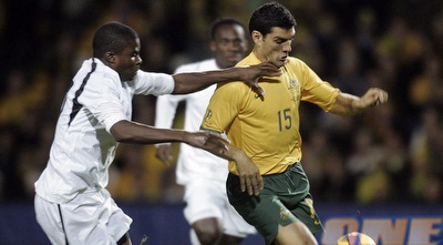 פרנסיס דיקו (משמאל) במדי נבחרת גאנה (רויטרס) פרנסיס דיקו (משמאל) במדי נבחרת גאנה (רויטרס)