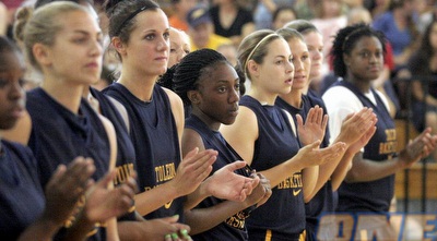 שחקניות טולדו מוחאות כפיים (יניב גונן) שחקניות טולדו מוחאות כפיים (יניב גונן)