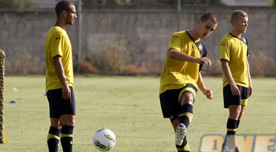 מדוניאנין ואלברמן מתאמנים (יוסי ציפקיס) מדוניאנין ואלברמן מתאמנים (יוסי ציפקיס)