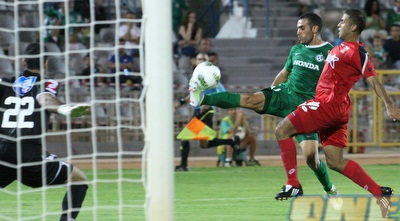 וויאם עמאשה מקפיץ למשקוף (עמית מצפה)