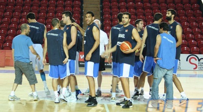 שחקני הנבחרת מתכוננים למשחק מול גאורגיה (איגוד הכדורסל)