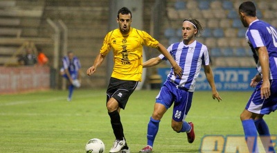 ניר נחום עוקף את פביאן סטולר (משה חרמון) ניר נחום עוקף את פביאן סטולר (משה חרמון)