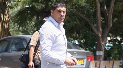 נעים בדרך לפגישה. האיש שיחליף את דוד אמסלם על הקווים של בית&qout;ר (גיא בן זיו)