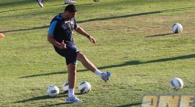 יובל נעים (גיא בן זיו)