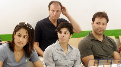 אריק זאבי, רוני שוורץ וירדן ג´רבי (יניב גונן)