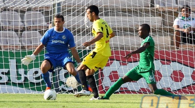 טוואטחה מנסה לעצור את ניר נחום (שי לוי) טוואטחה מנסה לעצור את ניר נחום (שי לוי)