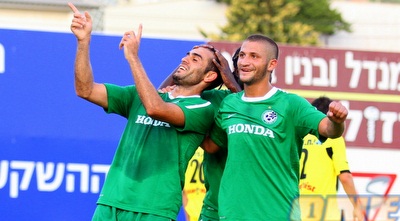 עמאשה חוגג עם גדיר. &qout;הכי חשוב שפתחנו טוב את העונה&qout; (שי לוי) עמאשה חוגג עם גדיר. &qout;הכי חשוב שפתחנו טוב את העונה&qout; (שי לוי)