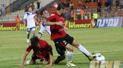 היה או לא היה? אבידור נופל ברחבה (עמית מצפה)