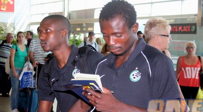 סיידו יאיא וטאלב טוואטחה בנמל התעופה (משה חרמון) סיידו יאיא וטאלב טוואטחה בנמל התעופה (משה חרמון)