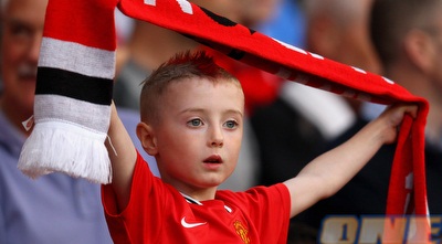 אוהד צעיר של מנצ´סטר יונייטד באולד טראפורד (GettyImages) אוהד צעיר של מנצ´סטר יונייטד באולד טראפורד (GettyImages)