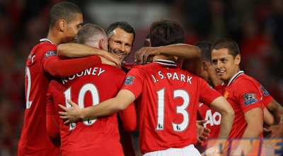 שחקני מנצ´סטר יונייטד חוגגים ניצחון שני העונה (GettyImages) שחקני מנצ´סטר יונייטד חוגגים ניצחון שני העונה (GettyImages)