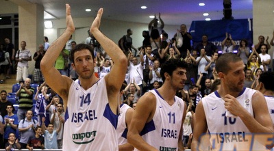 יניב גרין מודה לקהל בסיום (יוסי ציפקיס) יניב גרין מודה לקהל בסיום (יוסי ציפקיס)
