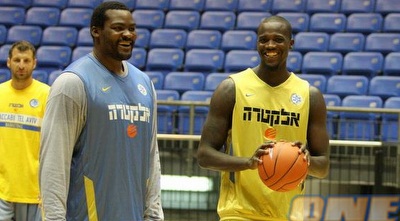 שון ג´יימס מחוייך: &qout; (משה חרמון)