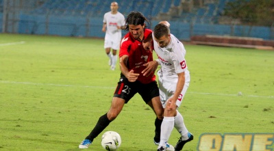 גולן חרמון נאבק בוויקטור מרעי (משה חרמון)