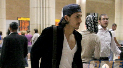 אלמוג כהן (יניב גונן)