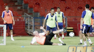 לואיס פרננדז יורד לגליץ´ (יניב גונן)