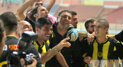 בן שושן ונעים. המאמן: &qout; (משה חרמון)